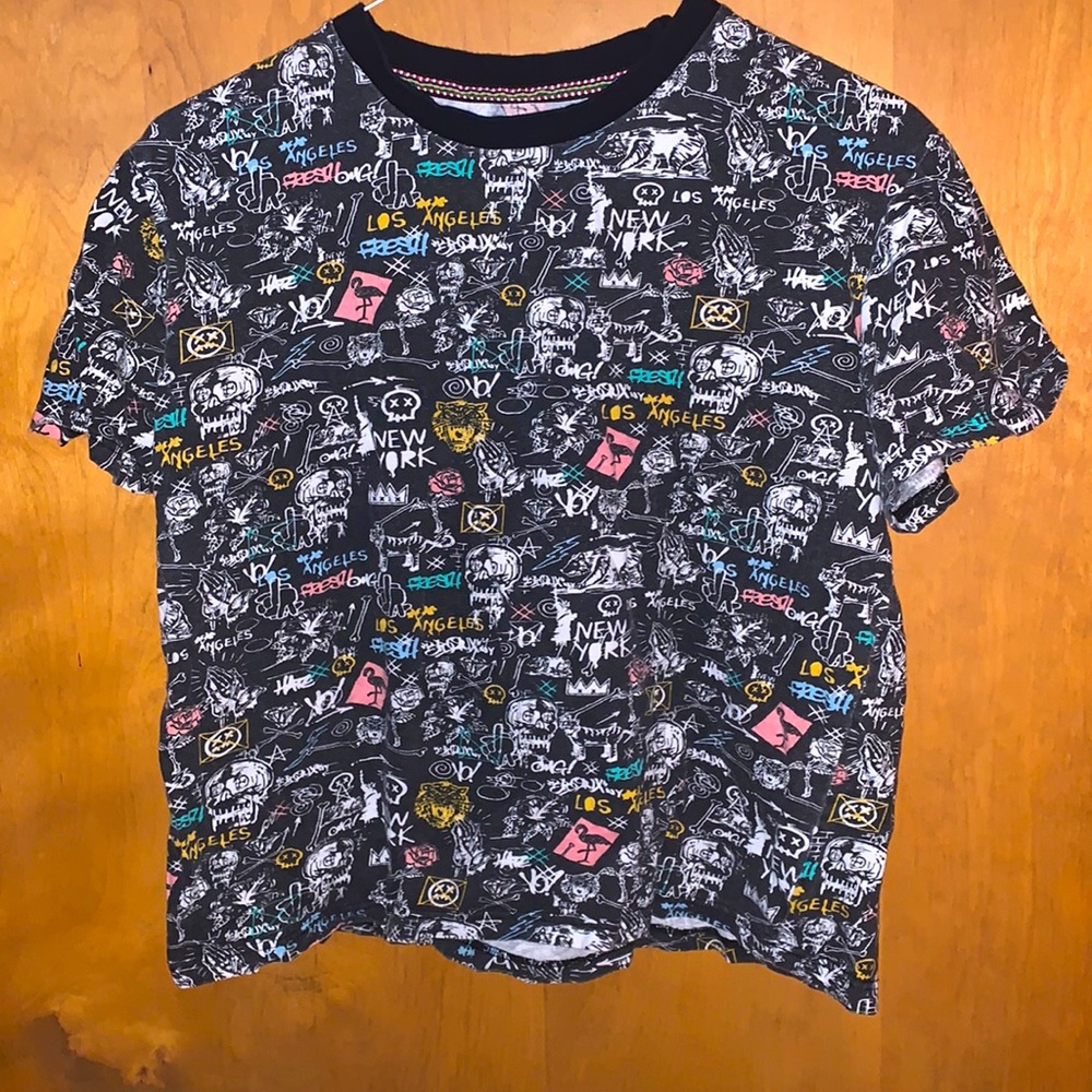 Eighty Eight Men’s NY Prayer Hands Roses Tiger Shirt